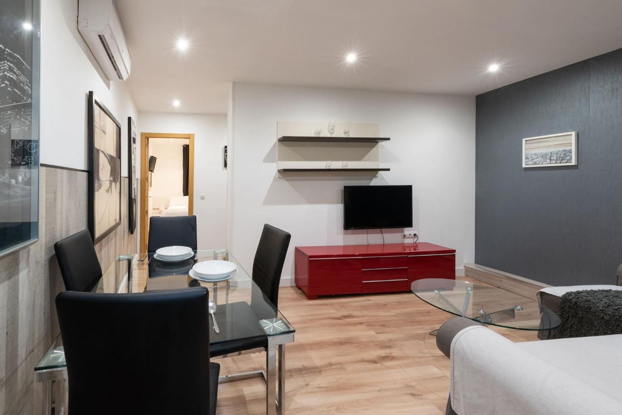 Apartamentos Day Madrid San Antonio Centro Gran Via Sol Malasana Eksteriør bilde